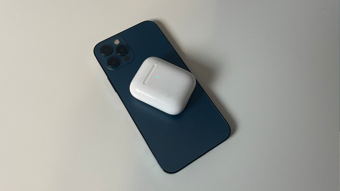 iPhone 12 co the sac nguoc khong day cho cac phu kien Apple? (27)