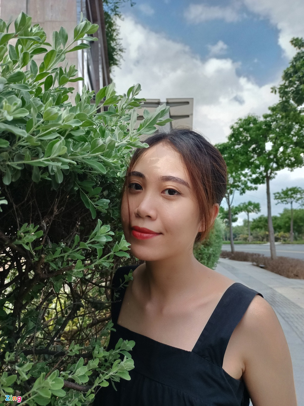 Trong khi đó, chế độ chân dung siêu nét AI mang đến cho tôi những bức ảnh xoá phông nghệ thuật với độ sâu trường ảnh không thua kém máy ảnh chuyên nghiệp.