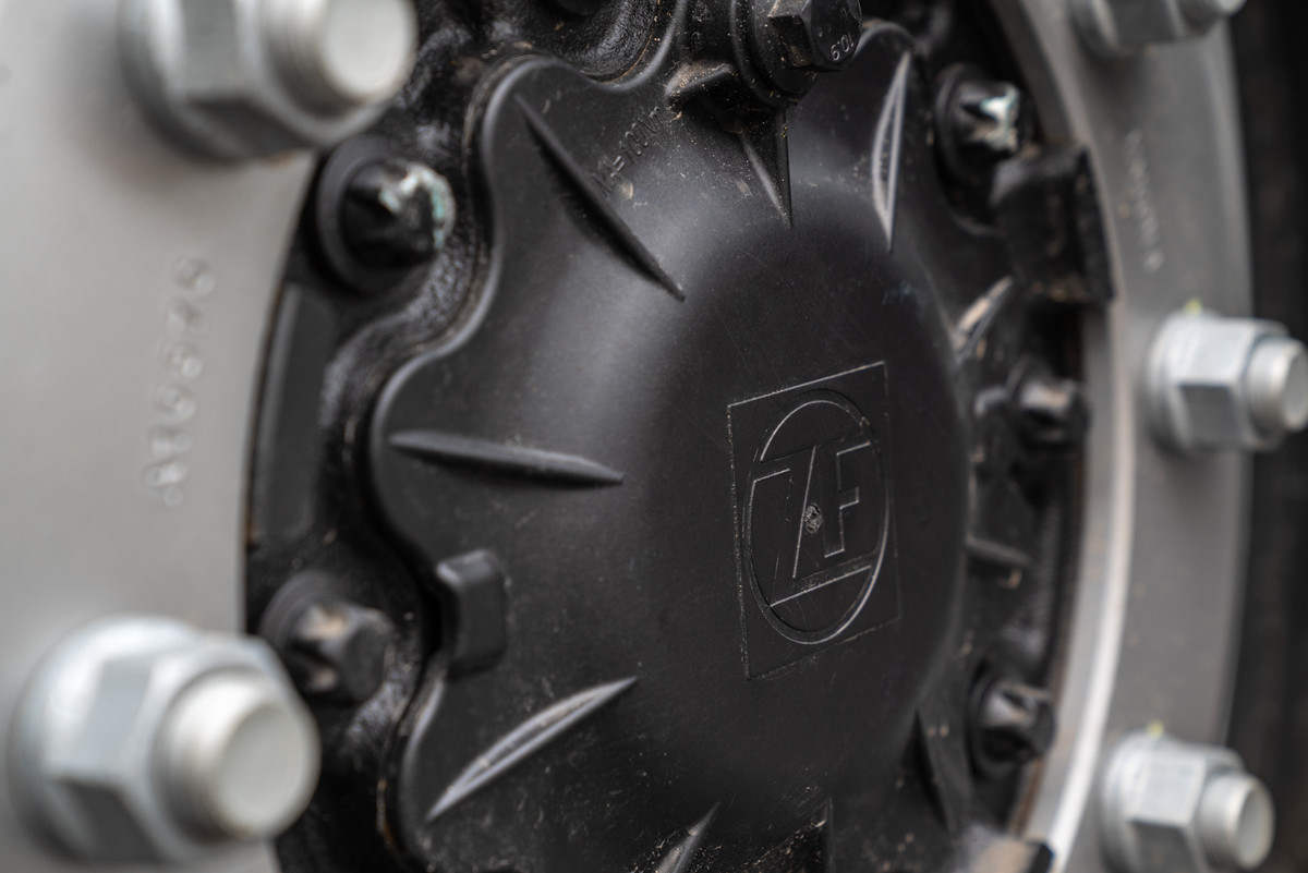 Xe buyt dien VinFast chinh thuc chay thu nghiem tren duong noi bo-Hinh-5