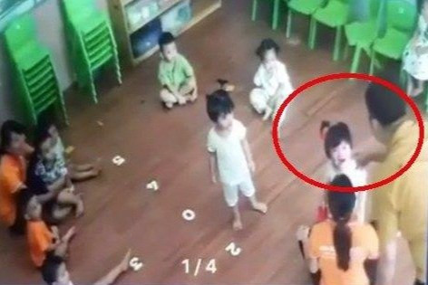 Danh be 2 tuoi Lao Cai: Nguoi 