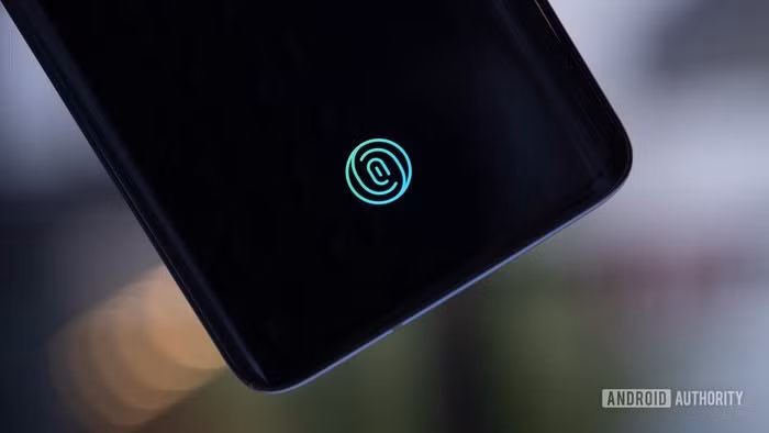 3 tinh nang tren smartphone Android ma iPhone 12... them muon