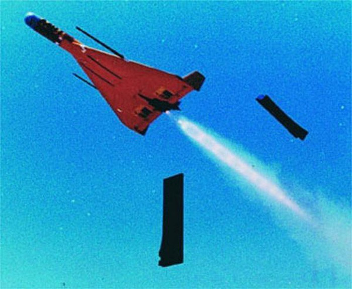 Harpy sở hữu khả năng đặc biệt là có thể hủy bỏ cú bổ nhào tấn công và kéo cao tiếp tục quần vòng tìm kiếm cơ hội mới nếu đối phương phát hiện ra nó và đột ngột tắt sóng.