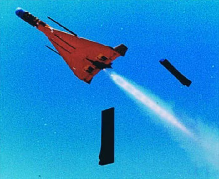 Harpy sở hữu khả năng đặc biệt là có thể hủy bỏ cú bổ nhào tấn công và kéo cao tiếp tục quần vòng tìm kiếm cơ hội mới nếu đối phương phát hiện ra nó và đột ngột tắt sóng.