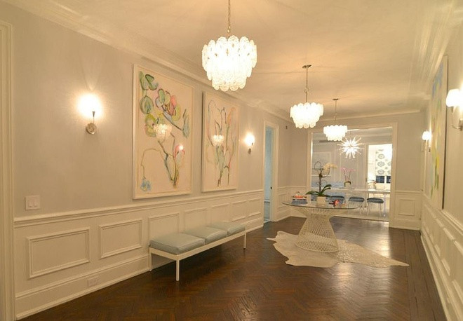 Căn hộ có diện tích khoảng 223 m2 với 3 phòng ngủ, 3 phòng tắm. Một số không gian ở đây có tầm nhìn ra công viên Central Park. 