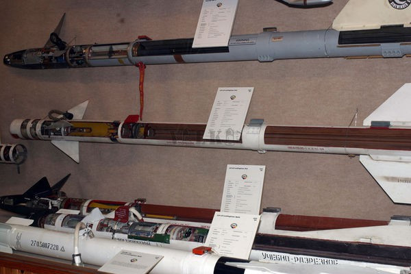 Tên lửa AIM-9B có hàng loạt tính năng quý giá, như thiết kế module cho phép đơn giản hóa sản xuất và vận hành.