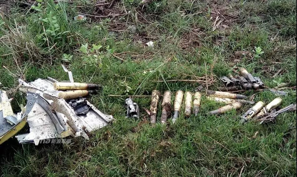 Một tiêm kích F-7 gặp nạn hồi cuối tháng 4 trong chuyến bay huấn luyện do sự cố kỹ thuật. Cuối năm ngoái, 122 binh sĩ và người thân của họ đã thiệt mạng khi vận tải cơ Y-8 do Trung Quốc sản xuất lao xuống biển. Nguồn ảnh: Sina