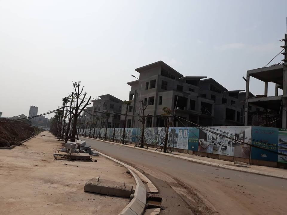 “Chan dung” ong chu cua 26 biet thu Khai Son Hill xay khong phep