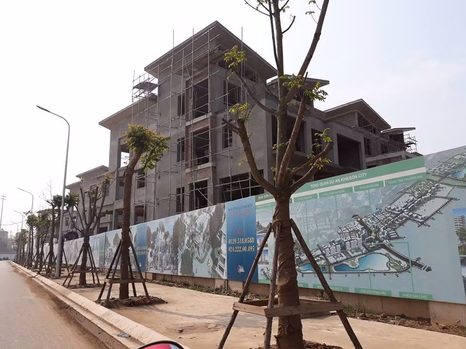 Mua biet thu Khai Son Hill Long Bien xay khong phep: Khach hang gap hoa!