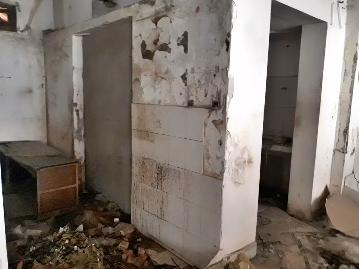 Mọi ngóc ngách đều "nhuốm" màu u ám.