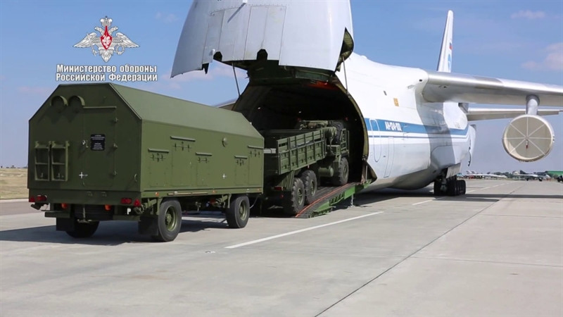 Vị bộ trưởng này cho rằng, trước đây, Thổ không chỉ không có tiền mà không có cả sức mạnh và sự tự tin. Nhưng nay mọi chuyện đã khác khi Ankara có cả hai. Họ (NATO) có thể tấn công bất cứ địa điểm nào ở Thổ Nhĩ Kỳ bằng tên lửa tầm xa.