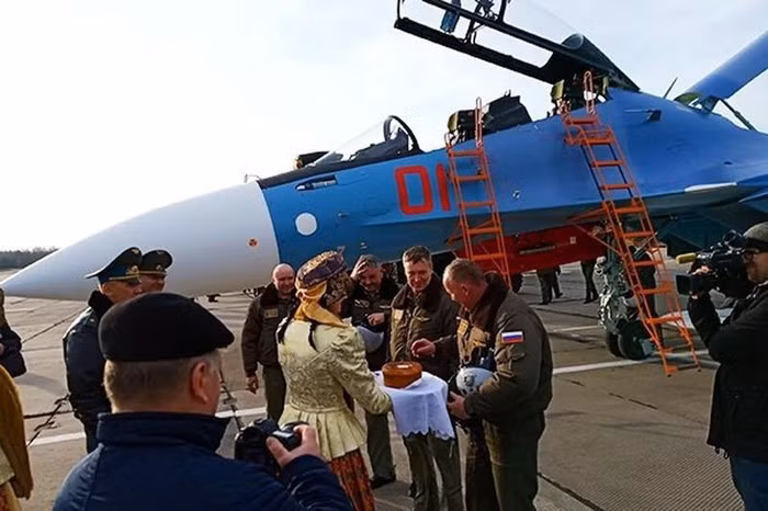 Vấn đề này cần đặc biệt lưu tâm bởi mặc dù có vị thế quan trọng như trên, nhưng mới đây Belarus đã tố cáo Nga quá tính toán trong việc cung cấp tiêm kích Su-30SM cho nước này.