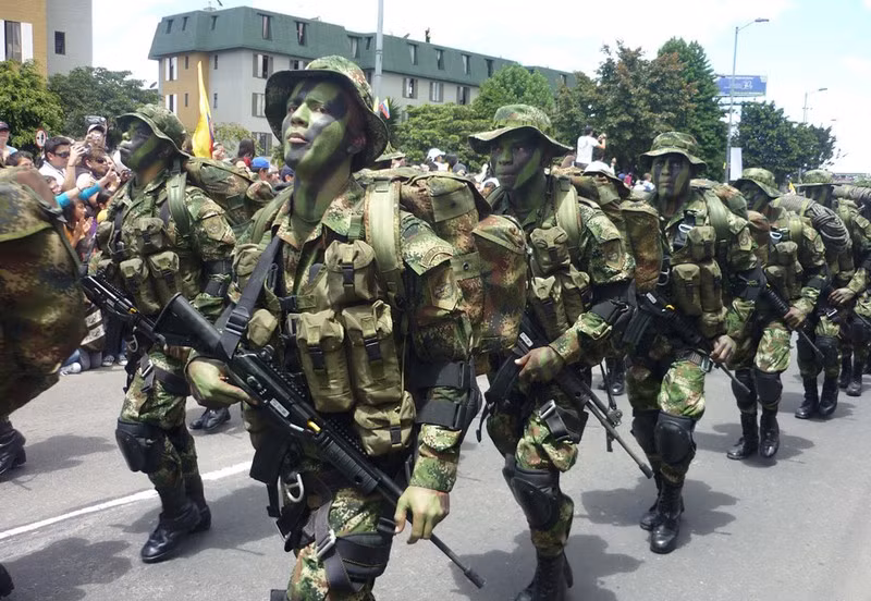 Đáng chú ý cả hai phiên bản đều thiết kế báng gập vì thế khi gập báng cho phép chiều dài giảm thêm 80mm. Ảnh: Military-Today.