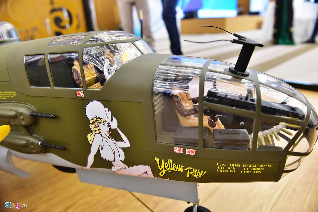 Mô hình loại phi cơ hai động cơ nổi tiếng được sản xuất, sử dụng từ thế chiến thứ 2 có giá khoảng 30 triệu đồng.