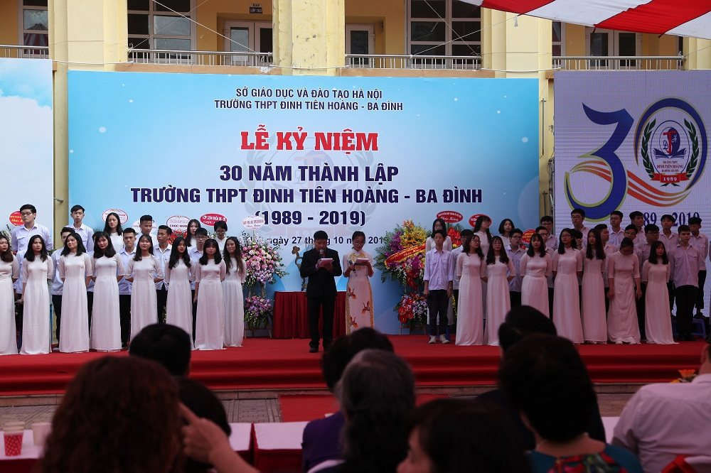 TS. Nguyễn Tùng Lâm: Giữa thầy và trò chỉ có ân hận hay tự hào - Hình 2 TS. Nguyen Tung Lam: Giua thay va tro chi co an han hay tu hao-Hinh-2