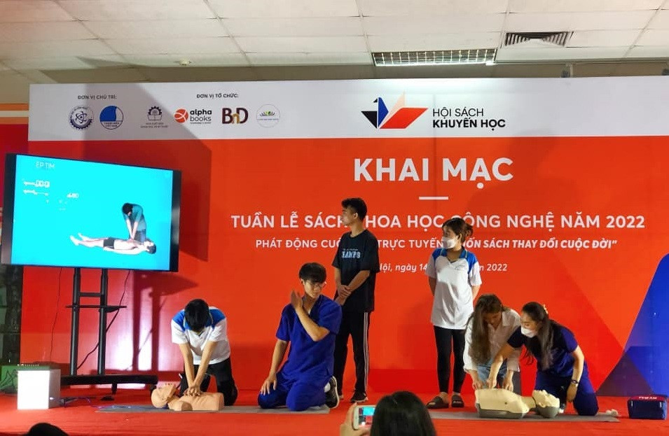“Cẩm nang sơ cấp cứu thường thức”: Cuốn sách cần cho tất cả mọi nhà “Cam nang so cap cuu thuong thuc”: Cuon sach can cho tat ca moi nha