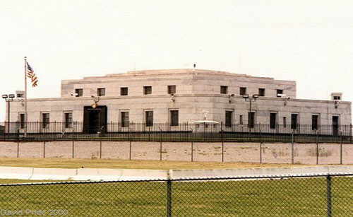 Hầm Fort Knox, Mỹ được đưa vào sử dụng từ năm 1937. Fort Knox được xem là một trong hầm vàng có độ an toàn nhất thế giới với khoảng 5.000 tấn vàng được bảo vệ tại đây. Ảnh: David Pride.