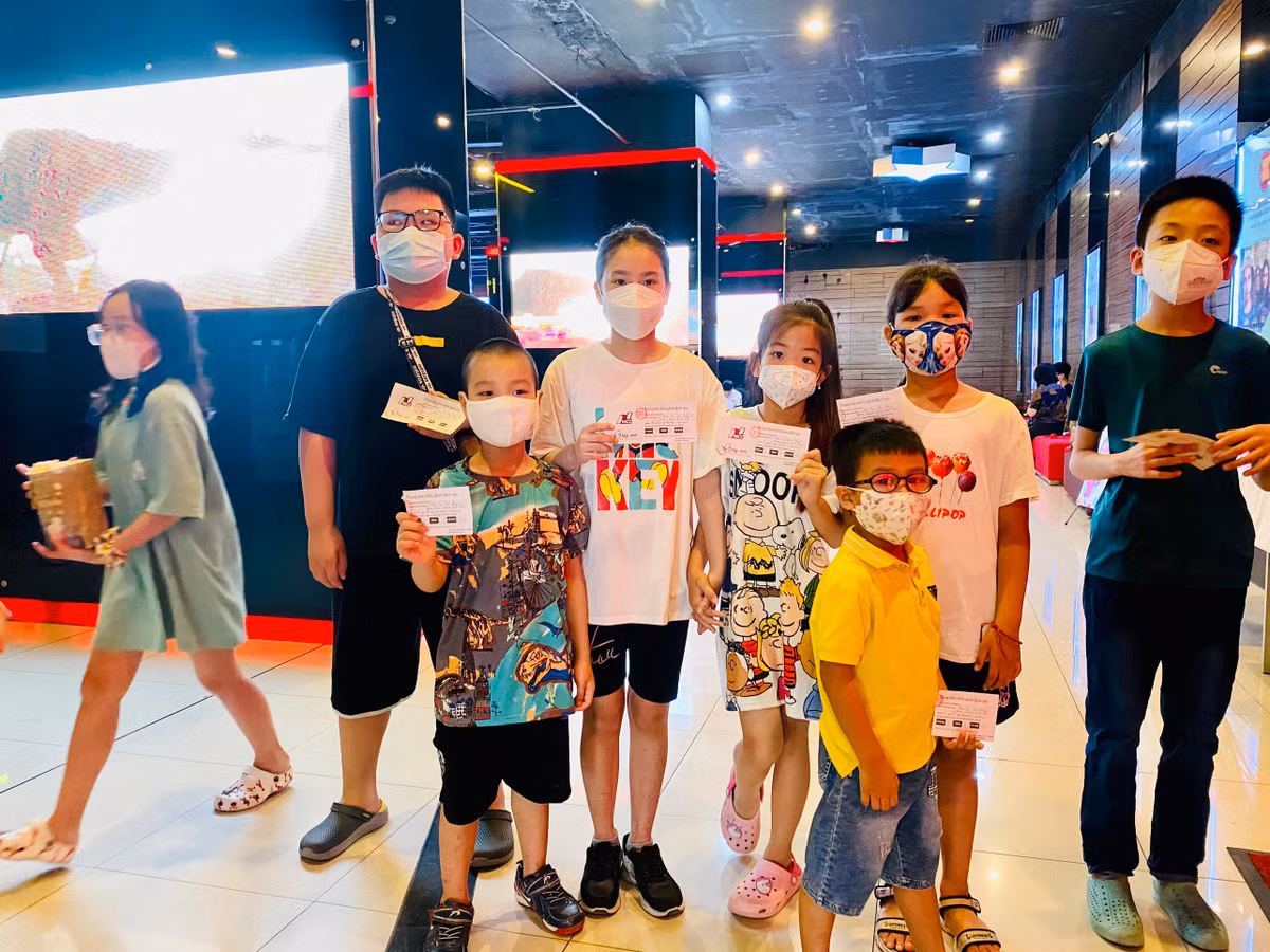 Ha Noi chieu phim hoat hinh gia 0 dong tang tre em dip he