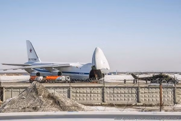 Tuy bắt đầu rút trực thăng tấn công Mi-24, nhưng theo một số nguồn tin Nga lại đưa tới Syria thêm các trực thăng Mi-28 và Ka-52 để tiếp tục chi viện cho Quân đội Syria chống khủng bố.