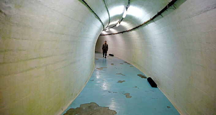 Ngay cả khi Viện Vật lý được thành lập, vẫn còn thiếu rất nhiều thiết bị cho mục đích giáo dục. Chúng ta có thể nói gì về các vấn đề khoa học. Đặc biệt thiếu hụt các nguyên liệu hạt nhân, chẳng hạn như Uranium, thứ cần thiết cho sự phát triển hạt nhân, cho cả mục đích hòa bình và quân sự.