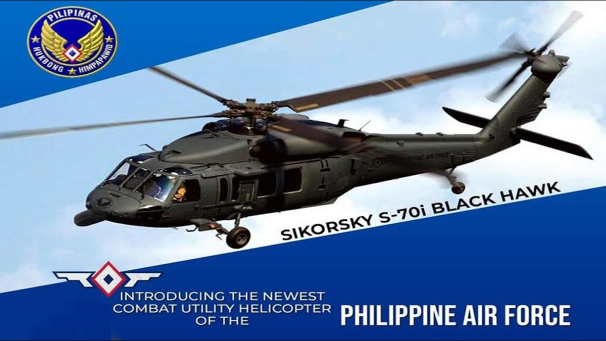 Máy bay trực thăng Black Hawk đã có thâm niên hoạt động 40 năm trong hơn 28 lực lượng không quân trên toàn thế giới. Đều đánh giá đây là loại máy bay đa năng tiện ích, hoạt động bền bỉ và đáng tin cậy. Mẫu máy bay toàn diện này có thể sẽ là một lựa chọn đáng cân nhắc trong tương lai của quá trình hiện hóa của Không quân Việt Nam. Ảnh: Poster giới thiệu loại trực thăng mới nhất của không quân Philippines.