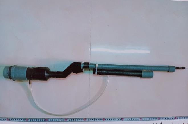  Khởi tố kẻ dọa bắn chủ quán vì không phục vụ trong ngày cách ly xã hội: Đang trong thời điểm dịch bệnh COVID-19, đối tượng Sơn đến quán nhậu yêu cầu phục vụ nhưng chủ quán từ chối. Sau đó, Sơn cầm súng cồn tự chế đến truy sát gia đình chủ quán nhậu. Công an tỉnh Phú Yên đã ra quyết định khởi tố bị can đối với Nguyễn Bảo Sơn (SN 1981, trú tại phường Xuân Phú, thị xã Sông Cầu) về tội Đe dọa giết người theo quy định tại Khoản 1 Điều 133 Bộ luật Hình sự 2015.