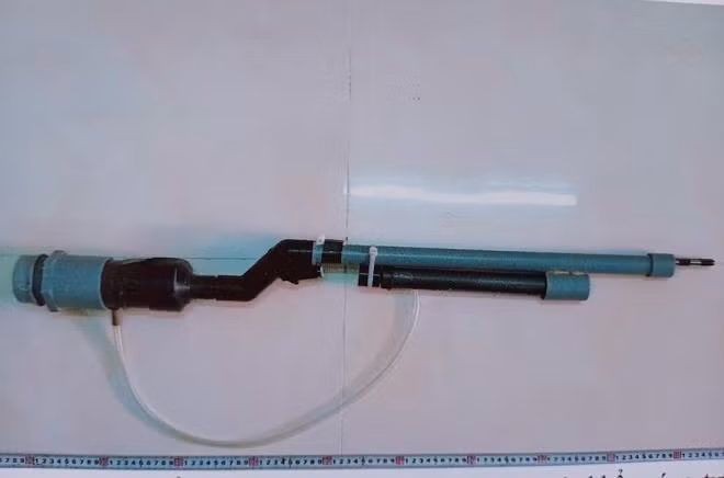  Khởi tố kẻ dọa bắn chủ quán vì không phục vụ trong ngày cách ly xã hội: Đang trong thời điểm dịch bệnh COVID-19, đối tượng Sơn đến quán nhậu yêu cầu phục vụ nhưng chủ quán từ chối. Sau đó, Sơn cầm súng cồn tự chế đến truy sát gia đình chủ quán nhậu. Công an tỉnh Phú Yên đã ra quyết định khởi tố bị can đối với Nguyễn Bảo Sơn (SN 1981, trú tại phường Xuân Phú, thị xã Sông Cầu) về tội Đe dọa giết người theo quy định tại Khoản 1 Điều 133 Bộ luật Hình sự 2015.