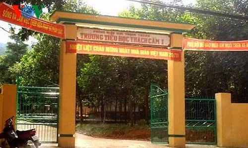 Thanh Hoa: 3 thay giao bi buoc thoi viec vi danh bac