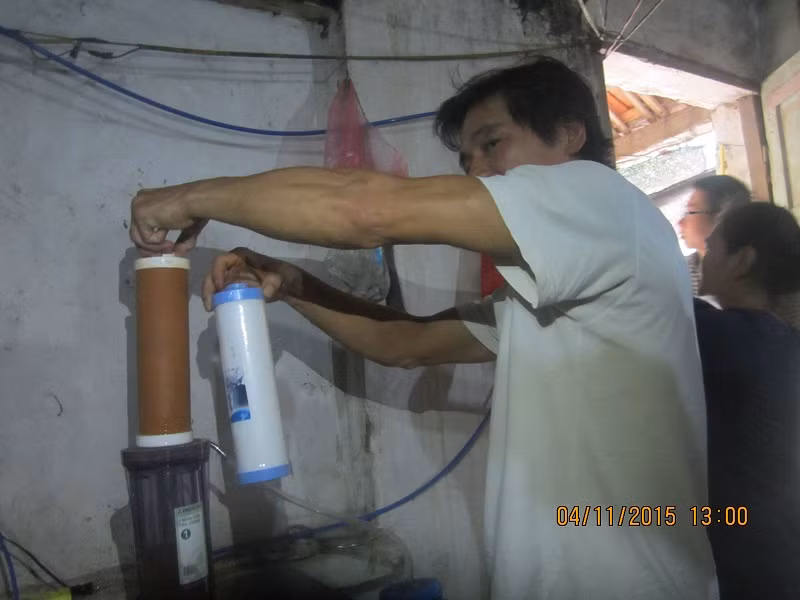 Cứ một tuần người dân phải thay quả lọc một lần.