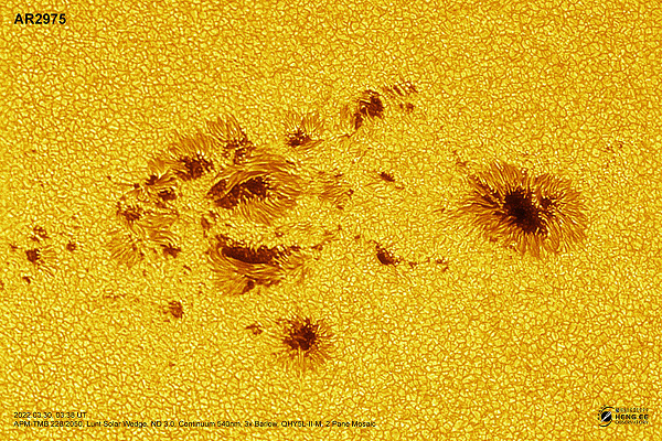 Ít nhất 17 vụ bùng nổ mặt trời sẽ sinh ra, và 2 trong số đó đang hướng tới Trái Đất với vận tốc khổng lồ. Tác động của loạt sự kiện bùng nổ này khiến cường độ cực quang phương Bắc sẽ mạnh tới mức người dân ngụ tại miền Bắc nước Mỹ cũng thấy sáng.