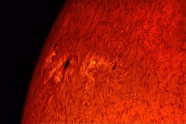 Bão từ hay còn gọi là bão địa từ trên Trái Đất là những thời kỳ mà kim la bàn dao động mạnh. Nguyên nhân gây ra bão từ là do dòng hạt mang điện phóng ra từ các vụ bùng nổ trên Mặt Trời (gió Mặt Trời) tác dụng lên các đường cảm ứng từ của Trái Đất.