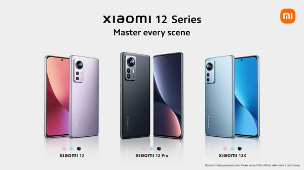 Sở hữu màn hình cong nên chiều ngang có thể rút gọn một chút. Cụ thể, kích thước của Xiaomi 12 là 152,7 x 69,9 x 8,16 mm, rất nhỏ gọn để cầm nắm và di động.