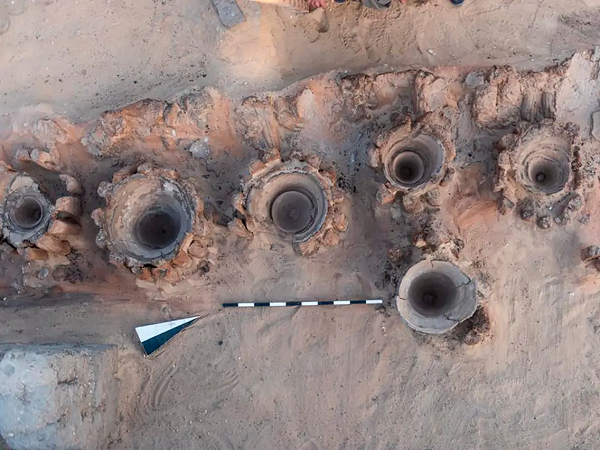 Mới đây các nhà khảo cổ đã tìm thấy tàn tích của một... nhà máy bia cổ có tuổi đời 5.000 năm tại thành phố cổ Abydos gần sông Nile, Ai Cập.