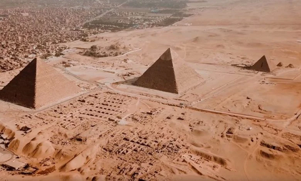 Tuy nhiên, nhìn từ góc độ tổng thể của Ai Cập cổ đại, không thể loại trừ đây là công trình do người ngoài hành tinh để lại trên Trái đất.