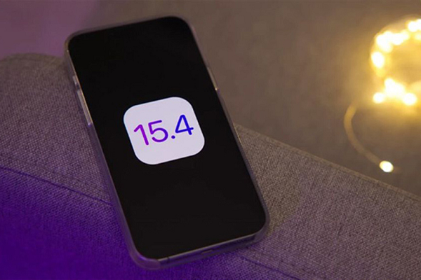 “Cảm ơn bạn đã liên hệ! Chúng tôi rất sẵn lòng trợ giúp. Các ứng dụng và tính năng cần hiệu chỉnh trong vòng 48 giờ sau khi cập nhật. Hãy liên hệ với chúng tôi nếu vấn đề này vẫn còn xảy ra sau thời gian đó”, tài khoản Apple Support trả lời.