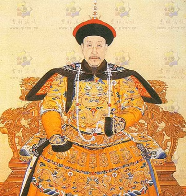 Trong 13 năm làm vua của mình, ông đã thực sự thực hiện chế độ cần cù sớm tối, không hề lơ là một chút nào. Ngoài ngày sinh nhật của mình bỏ ra chút thời gian nghỉ ngơi thì về cơ bản là một năm 365 ngày thì không ngày nào là lười nhác quốc gia đại sự.