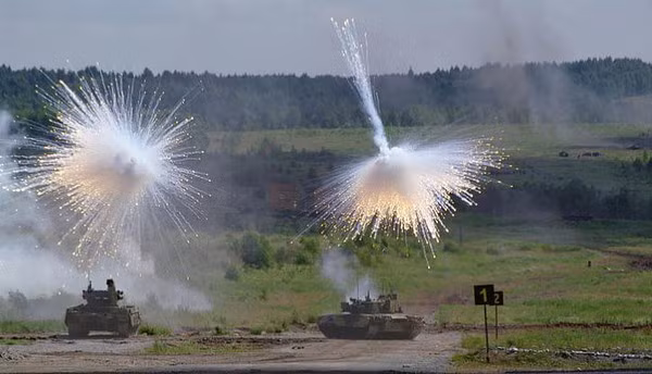 Theo một tổ chức phi chính phủ, loại hóa chất này gây ra nguy cơ cháy nổ và tạo ra khí độc. Nguyên tố này sẽ "cháy đến tận xương tủy" và mức độ gây sát thương cho con người vô cùng lớn.