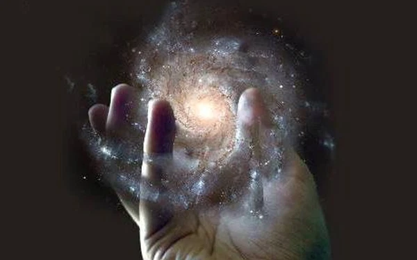 Vậy một “phản vũ trụ” sẽ có sự tồn tại của một loại neutrino như thế (quay phải), và nó sẽ chỉ tương tác với vũ trụ qua lực hấp dẫn - tương tự như vật chất tối - chứ các thí nghiệm vật lý sẽ không “dò” được nó.