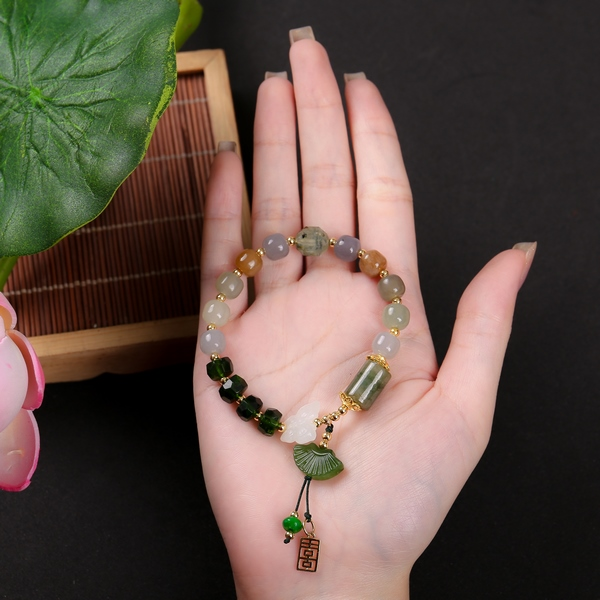 Loại ngọc này có độ cứng Mohs là 6 – 6,5, nhưng Ngọc Hòa Điền trắng sẽ có độ cứng nhất khi so với các màu khác.