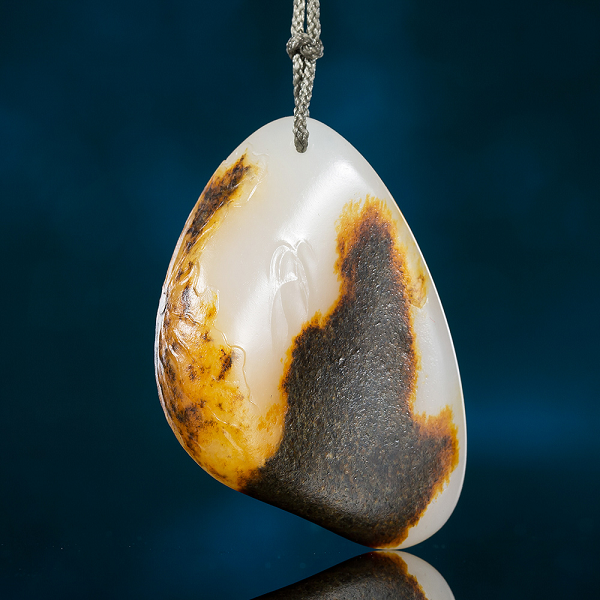 Trong các màu sắc ngọc Hoà Điền, ngọc có màu mỡ trắng là quý hiếm nhất.