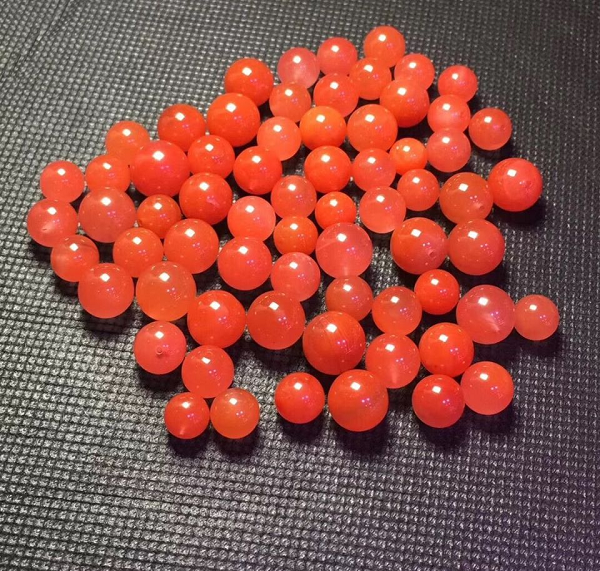 Kết quả phân tích mẫu đá cho thấy kết cấu của khối mã não rất tinh khiết. Sau khi nghe được những lời này, người phụ nữ lập tức vui mừng ra mặt. Không ngờ một hòn đá nhặt được ngẫu nhiên lại là khối đá quý đến mức phải nâng niu.