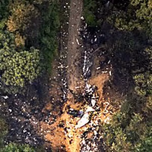 NTSB nhận định sự cố có thể bắt nguồn từ chuyển động ngoài ý muốn của cánh bánh lái đuôi đứng. Điều này khiến giới chức hàng không Mỹ tiến hành thêm thực nghiệm với thiết bị PCU của chiếc Boeing 737-200, cùng lúc điều tra tai nạn ở Pittsburgh.