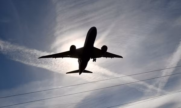 Và trùng hợp thay, vụ tai nạn này cũng giống như vụ tai nạn máy bay vừa xảy ra hôm 21/3 ở Trung Quốc. Cả hai máy bay đều là Boeing 737 và chở theo 132 người.