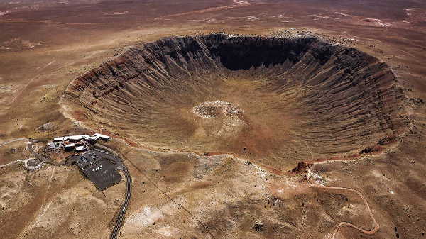 Dựa theo kết quả xác định niên đại bằng đồng vị carbon phóng xạ của than và trầm tích từ địa điểm do NASA thực hiện, các nhà khoa học đã xác định cuộc tấn công từ ngoài hành tinh này xảy ra 46.000 đến 53.000 năm về trước.