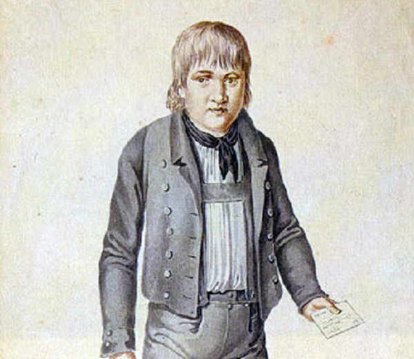 Thông tin hữu ích duy nhất mà cậu bé có thể cung cấp là toàn bộ tên của mình, được viết nguệch ngoạc trên một mảnh giấy với nét chữ như trẻ con: Kaspar Hauser. Ngoài điều đó ra, không ai biết cậu bé này là ai và đến từ đâu.