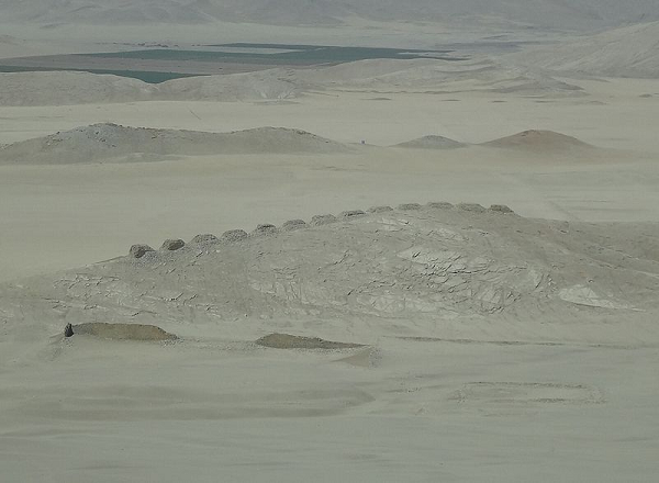 Tương tự như người Inca, nền văn minh này có lẽ đã coi Mặt Trời là một vị thần của họ. Những dấu vết còn sót lại của bậc cầu thang dẫn lên mỗi ngọn tháp gợi ý rõ ràng rằng địa điểm này đã từng được sử dụng cho các nghi lễ.