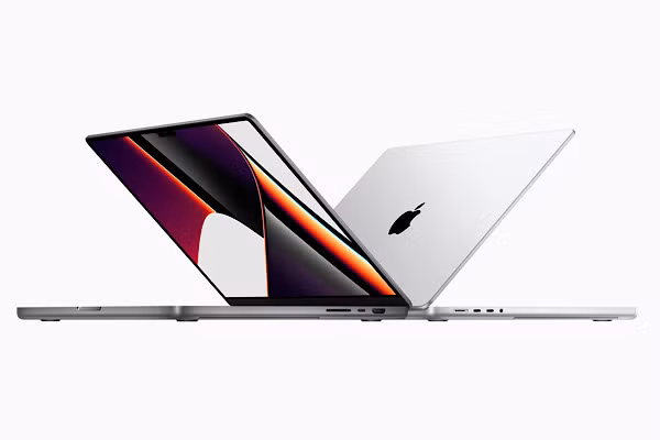 …Tôi cho biết Apple đã thực sự đang khám phá một chiếc MacBook/iPad lai màn hình kép, có thể gập lại sẽ áp dụng cách tiếp cận thứ hai. Nó sẽ đổi lấy bàn phím vật lý và bàn di chuột để lấy một màn hình cảm ứng hoàn toàn”.