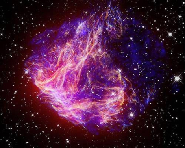 Trước đó, vào năm 2020, các nhà khoa học đã công bố bản đồ 3D vũ trụ lớn nhất từ trước đến nay sau khi phân tích hơn 4 triệu thiên hà và chuẩn tinh siêu sáng.