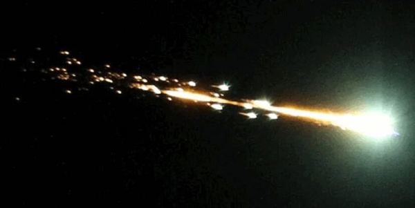 Thiên thạch trong tiếng anh là meteoroid, còn được gọi là "đá trời" tức đá từ trên trời rơi xuống, nó là một dạng vật chất ngoài trái đất. Khi ở trong vũ trụ còn được gọi là "vẫn thạch", sau khi di chuyển trong không gian va phải bầu khí quyển và rơi xuống trái đất thì được gọi là thiên thạch.
