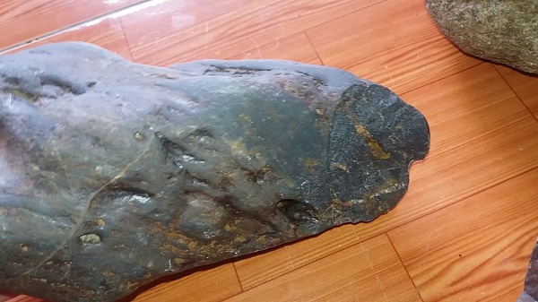 Đá nam châm ngày càng được biết đến nhiều và hơn hết chúng còn được sử dụng rộng rãi để làm trang sức. Với từ tính tự nhiên, loại đá này cũng sở hữu khả năng đáng kinh ngạc trong việc cân bằng các bán cầu trong não.