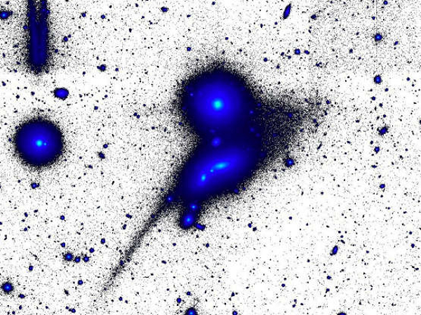 "Nòng nọc" trong không gian: Cách chúng ta 300 triệu năm ánh sáng, có một thiên hà "nòng nọc" đang di chuyển trong không gian. Thiên hà này có cái đuôi dài 500.000 năm ánh sáng, dài hơn 10 lần Dải Ngân hà.